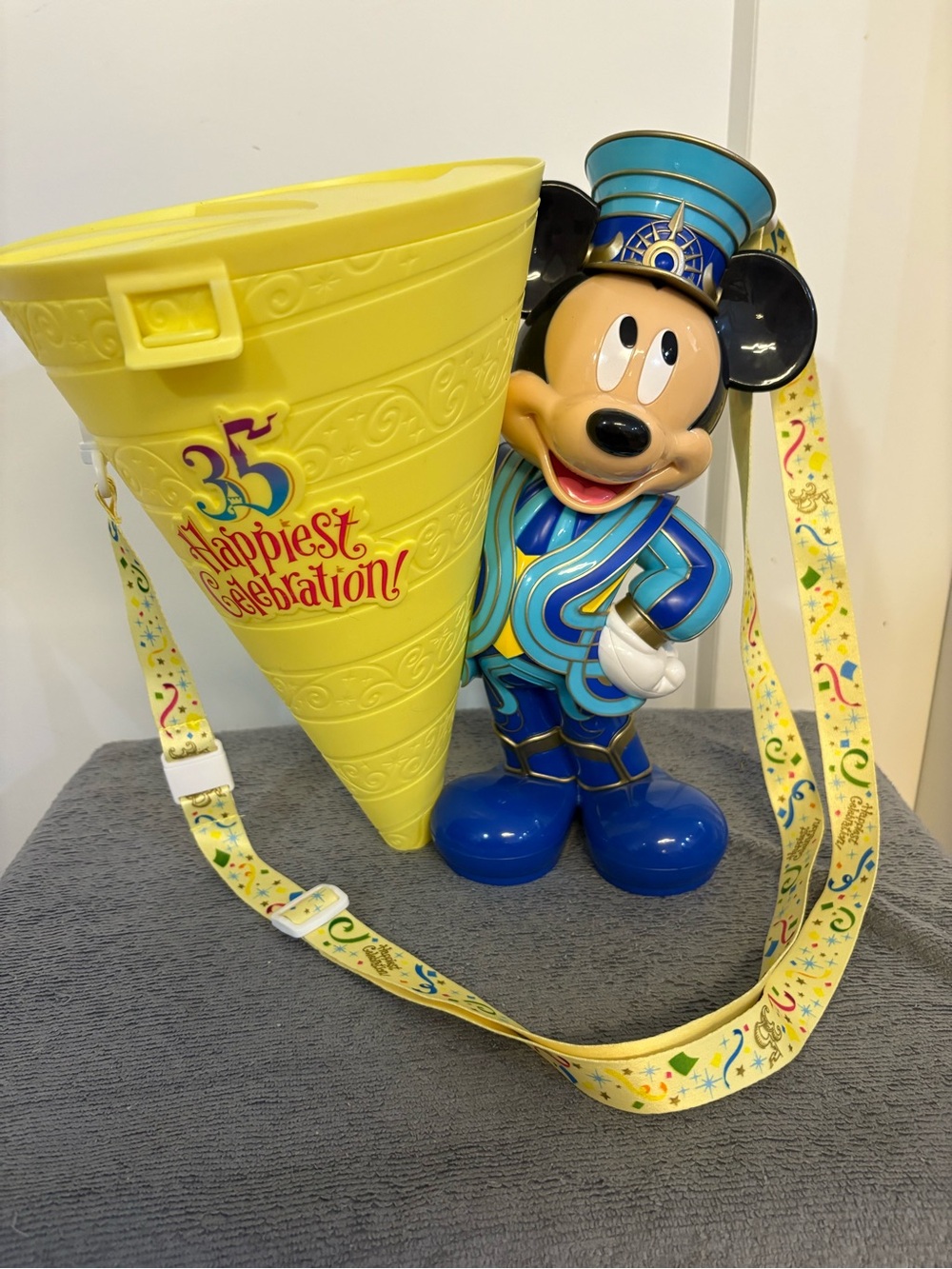 Disney Tokyo Mickey Mouse 35th Happiest Celebration Disneyland Popcorn Bucket